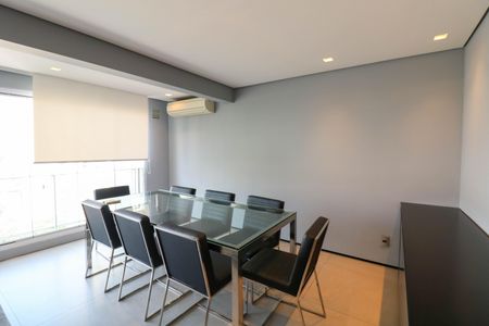 Apartamento à venda com 70m², 1 quarto e 2 vagas Apartamento à venda com 70m², 1 quarto e 2 vagasSala