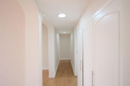 Apartamento para alugar com 160m², 4 quartos e 2 vagasCorredor dos Quartos