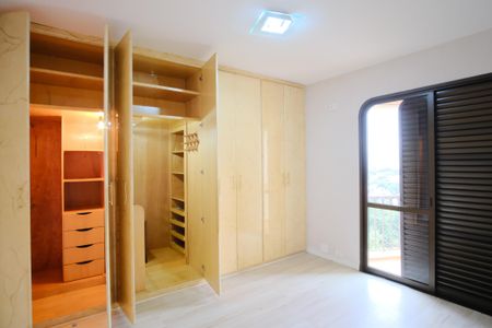Apartamento para alugar com 160m², 4 quartos e 2 vagasSuíte 1