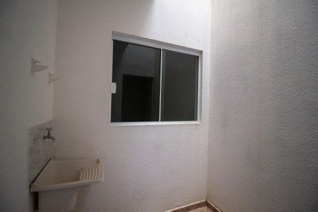 Casa de condomínio para alugar com 53m², 2 quartos e 1 vagaÁrea de Serviço