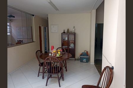 Casa à venda com 547m², 5 quartos e 5 vagas