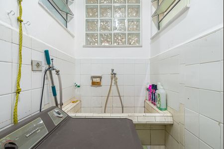 Apartamento à venda com 200m², 3 quartos e 1 vaga Apartamento à venda com 200m², 3 quartos e 1 vagaÁrea de Serviço