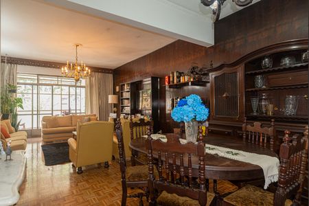 Apartamento à venda com 200m², 3 quartos e 1 vaga Apartamento à venda com 200m², 3 quartos e 1 vagaSala