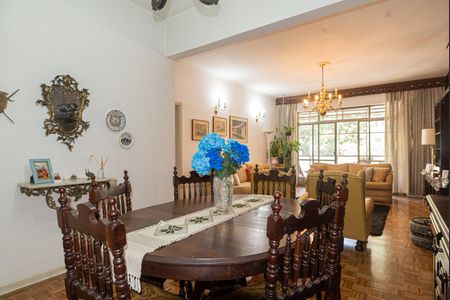 Apartamento à venda com 200m², 3 quartos e 1 vaga Apartamento à venda com 200m², 3 quartos e 1 vagaSala
