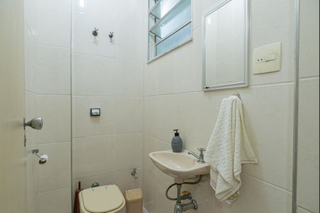 Apartamento à venda com 200m², 3 quartos e 1 vaga Apartamento à venda com 200m², 3 quartos e 1 vagaLavabo