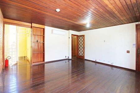 Sala de casa à venda com 3 quartos, 229m² em Teresópolis, Porto Alegre