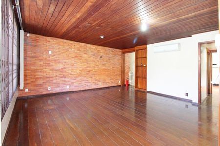Sala de casa à venda com 3 quartos, 229m² em Teresópolis, Porto Alegre