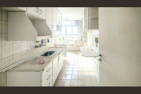 Apartamento à venda com 75m², 3 quartos e 2 vagasCozinha
