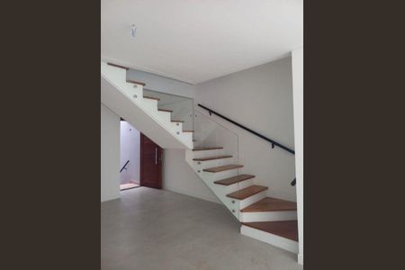 Casa à venda com 165m², 3 quartos e 3 vagas