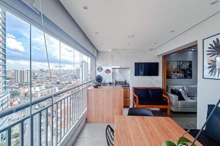 Apartamento à venda com 69m², 2 quartos e 1 vagaVaranda