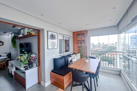 Apartamento à venda com 69m², 2 quartos e 1 vagaVaranda