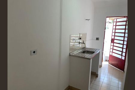 Casa à venda com 76m², 2 quartos e sem vaga