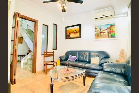 Casa à venda com 160m², 4 quartos e 4 vagas