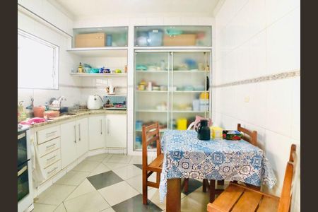 Casa à venda com 160m², 4 quartos e 4 vagas