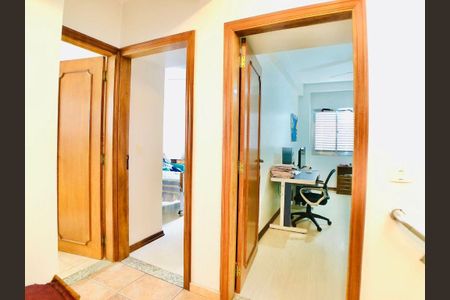 Casa à venda com 160m², 4 quartos e 4 vagas