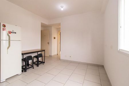 Sala/Cozinha de apartamento para alugar com 1 quarto, 40m² em Cajuru, Curitiba
