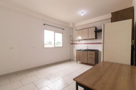 Sala/Cozinha de apartamento para alugar com 1 quarto, 40m² em Cajuru, Curitiba