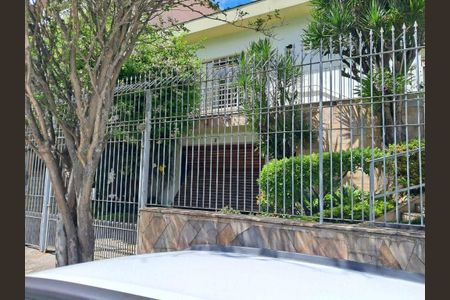 Casa à venda com 238m², 3 quartos e 3 vagas