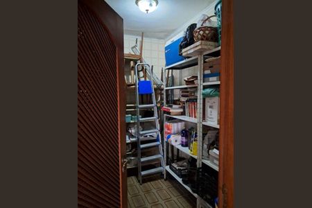 Casa à venda com 238m², 3 quartos e 3 vagas