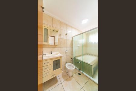 Casa para alugar com 300m², 4 quartos e 2 vagas Casa para alugar com 300m², 4 quartos e 2 vagasBanheiro do Quarto 4