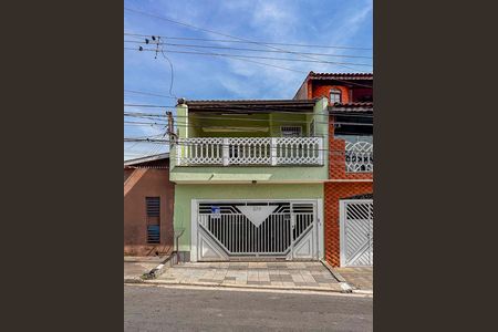 Casa para alugar com 300m², 4 quartos e 2 vagas Casa para alugar com 300m², 4 quartos e 2 vagasFachada