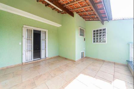 Casa para alugar com 300m², 4 quartos e 2 vagas Casa para alugar com 300m², 4 quartos e 2 vagasVaranda do Quarto 4