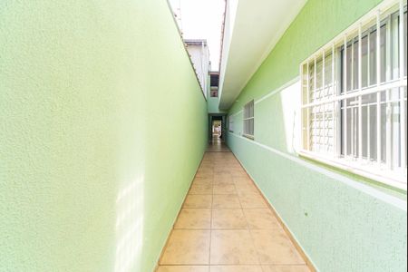 Casa para alugar com 300m², 4 quartos e 2 vagas Casa para alugar com 300m², 4 quartos e 2 vagasCorredor Externo