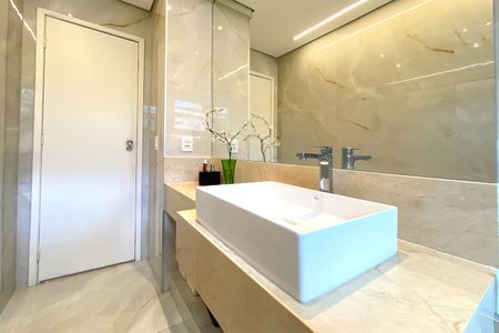 Apartamento para alugar com 135m², 3 quartos e 2 vagasBanheiro