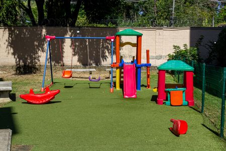 Apartamento para alugar com 42m², 2 quartos e 1 vaga Apartamento para alugar com 42m², 2 quartos e 1 vagaÁrea comum - Playground