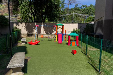 Apartamento para alugar com 42m², 2 quartos e 1 vaga Apartamento para alugar com 42m², 2 quartos e 1 vagaÁrea comum - Playground