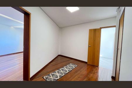 Casa à venda com 3 quartos, 500m² em Estoril, Belo Horizonte