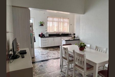 Casa à venda com 3 quartos, 195m² em Vila Mariana, São Paulo