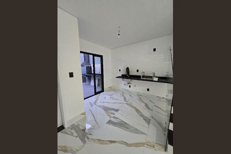 Casa à venda com 4 quartos, 192m² em Vila Monumento, São Paulo
