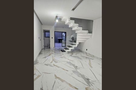 Casa à venda com 192m², 4 quartos e 2 vagas