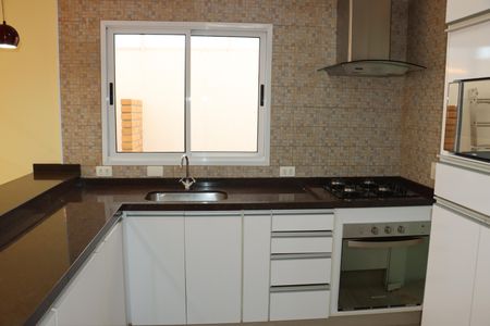 Casa de condomínio para alugar com 170m², 3 quartos e 2 vagasSala/cozinha
