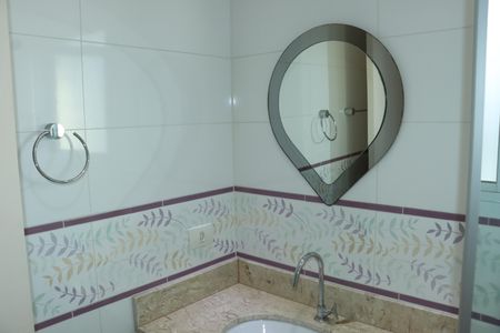 Casa de condomínio para alugar com 170m², 3 quartos e 2 vagasBanheiro social