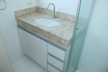 Casa de condomínio para alugar com 170m², 3 quartos e 2 vagasBanheiro da suíte