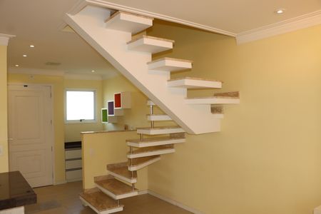 Casa de condomínio para alugar com 170m², 3 quartos e 2 vagasCorredor