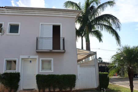 Casa de condomínio para alugar com 170m², 3 quartos e 2 vagasFachada