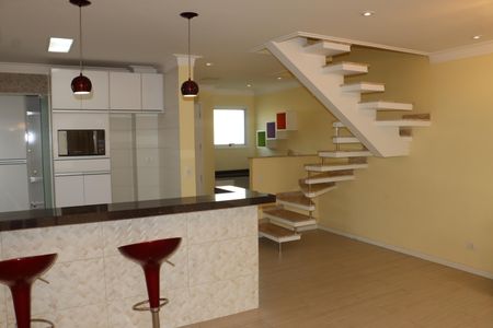 Casa de condomínio para alugar com 170m², 3 quartos e 2 vagasSala/cozinha