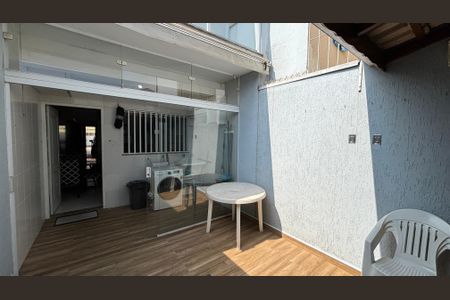 Casa à venda com 105m², 2 quartos e 2 vagasQuintal