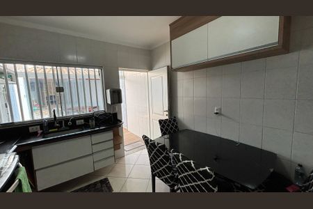 Casa à venda com 105m², 2 quartos e 2 vagasCozinha