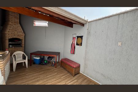 Casa à venda com 105m², 2 quartos e 2 vagasQuintal