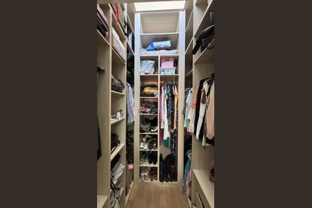 Casa à venda com 105m², 2 quartos e 2 vagasSuite Closet