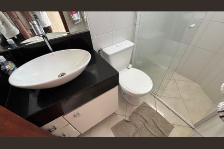 Casa à venda com 105m², 2 quartos e 2 vagasBanheiro da Suíte
