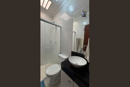 Casa à venda com 105m², 2 quartos e 2 vagasBanheiro