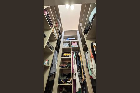 Casa à venda com 105m², 2 quartos e 2 vagasSuite Closet