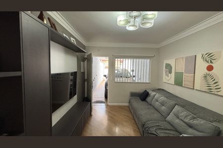 Casa à venda com 105m², 2 quartos e 2 vagasSala