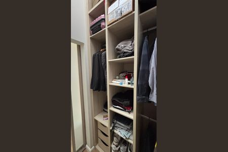 Casa à venda com 105m², 2 quartos e 2 vagasSuite Closet