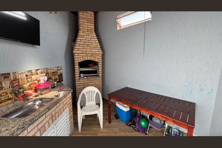 Casa à venda com 105m², 2 quartos e 2 vagasQuintal